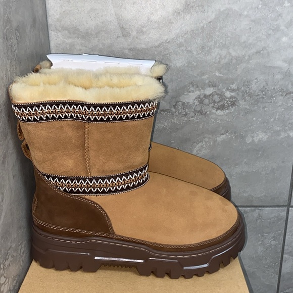 UGG CLASSIC MINI TRAILGAZER - Picture 2 of 6